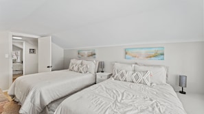 Room - Ultimate Lake James Escape! Cozy 4-Bedroom Cottage – Sleeps 12+ (Angola)
