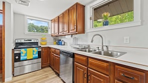 Private kitchen - Ultimate Lake James Escape! Cozy 4-Bedroom Cottage – Sleeps 12+ (Angola)