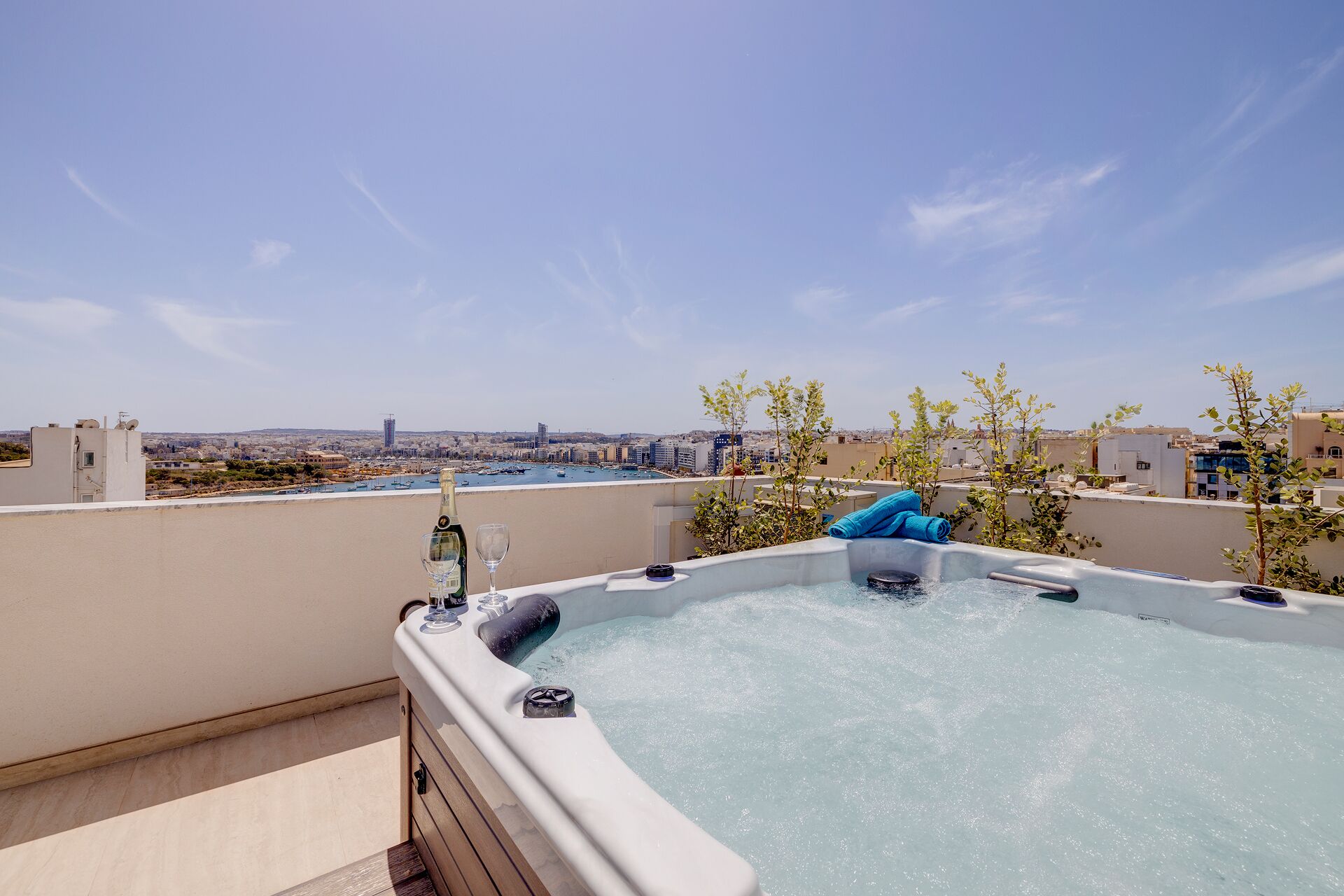 Outdoor spa tub