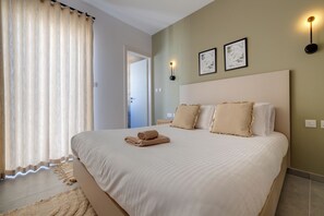 2 bedrooms, iron/ironing board, free WiFi, bed sheets - Stylish Penthouse, Rooftop Hot Tub, Harbour Views (Sliema)