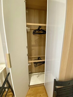 Interior - La divinita (Aix-en-Provence)