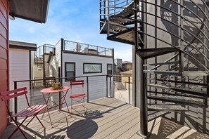 Terrace/patio - Upbeat Retreat – Enjoy Bikes, Brews and Mtn Peaks! (Fort Collins)