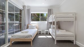 4 dormitorios, tabla de planchar con plancha, wifi y ropa de cama