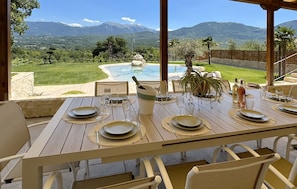 Outdoor dining - Holiday Home Tenuta Fortilù (Santa Maria del Molise)