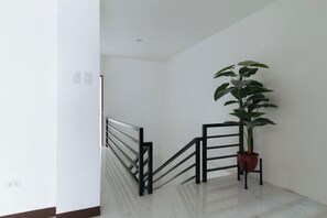 Unclassified image, 5 of 9, button - RedDoorz @ Good 101 Paranaque (Paranaque)