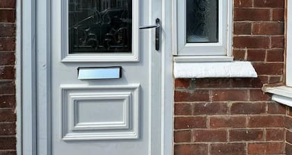 Hartlepool - 2 Bedroom - Near Seaside - Sleeps 5