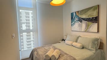 2 chambres, fer et planche à repasser, Wi-Fi, draps fournis