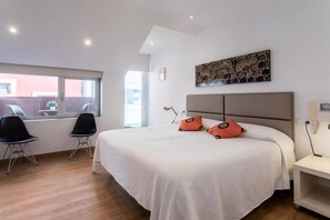 2 Schlafzimmer, Reisekinderbett, kostenloses WLAN, Bettwäsche