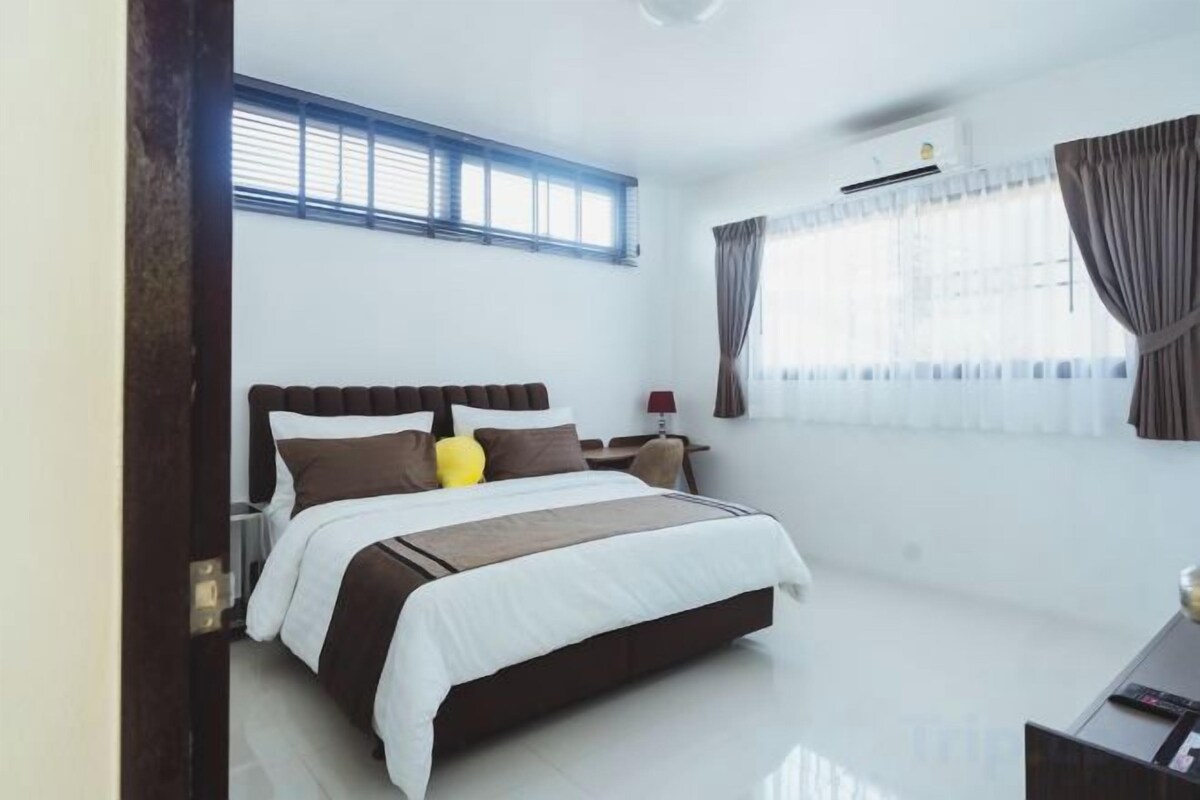 Standard 2 Bedroom House With Garden View (Cooling Only Air Conditioner)