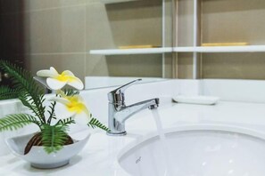 Room - Baan Nern Khao Resort Pattaya (Pattaya)