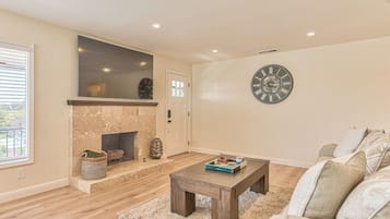 Smart TV, chimenea