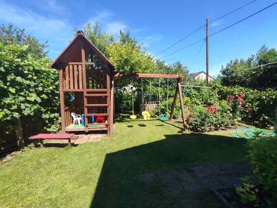 Holiday home with Wi-Fi and children's playground