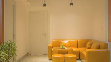 Coin salon dans le hall