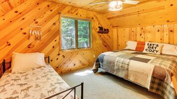 3 bedrooms, desk, iron/ironing board, internet