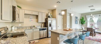 Quiet Casa Grande House Next to Villago Park!