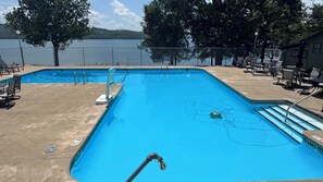 Pool - Cozy 4-bedroom house at beautiful Beaver Lake with fire pit and nice patio! (Garfield)