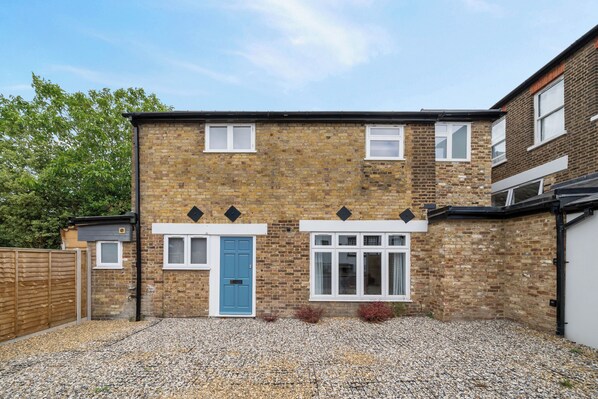 Exterior - Sebright House (Barnet)