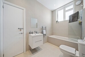 Bathroom - Sebright House (Barnet)