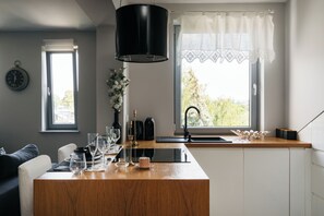 Refrigerador, horno, placa de cocina, lavavajillas