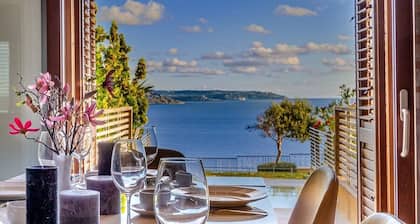 Fortress Villa w/3 Pools, Hot tub & Lagoon views