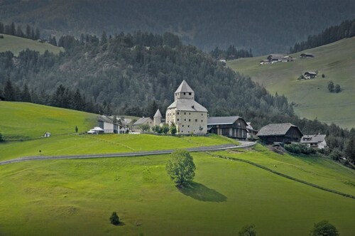 Attic apartment 80sqm 6 people with sheets kitchen oven dishwasher