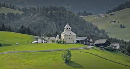 Attic apartment 80sqm 6 people with sheets kitchen oven dishwasher