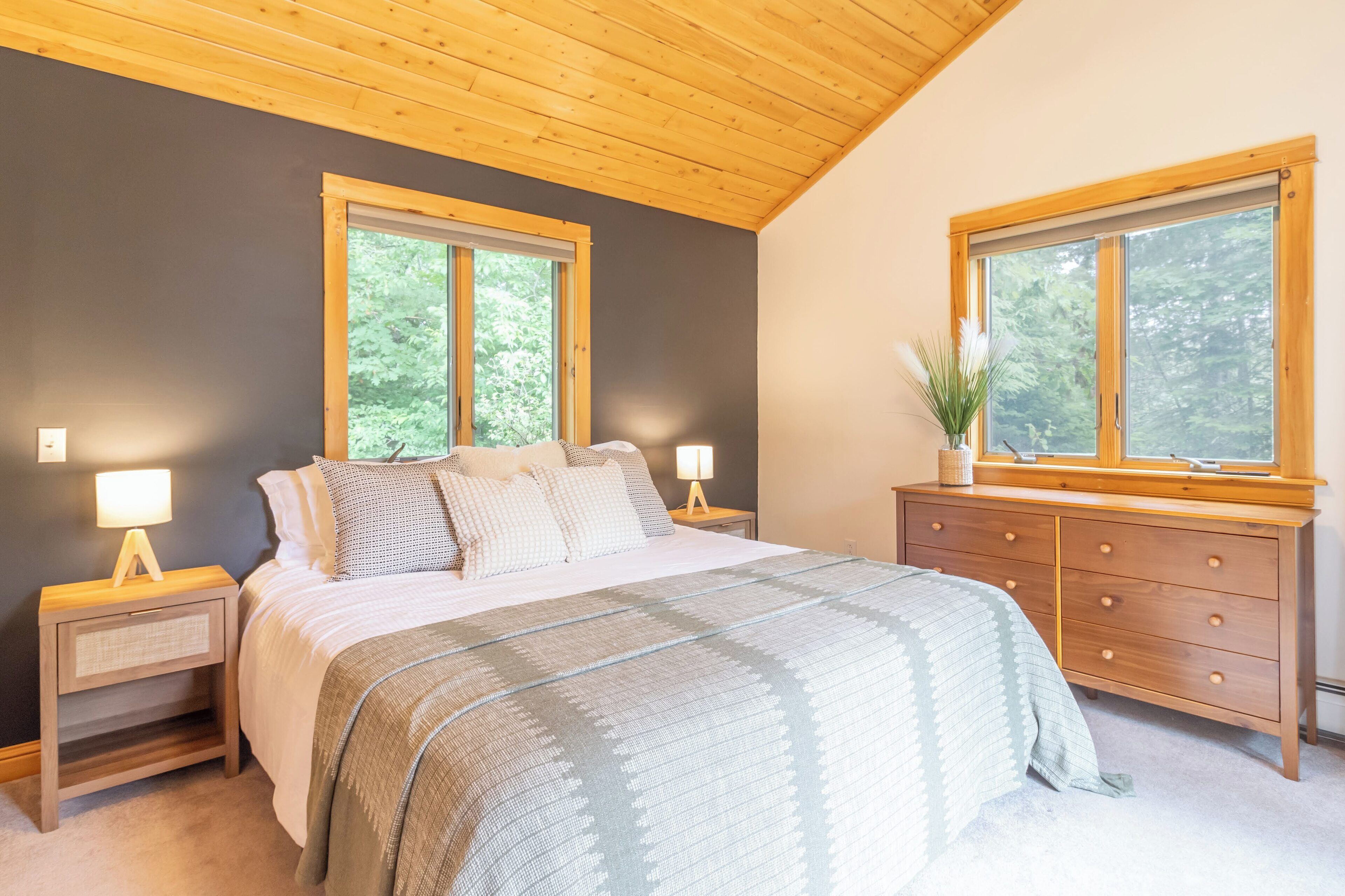 4 bedrooms, iron/ironing board, travel cot, free WiFi