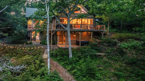 Private Oceanfront Home with Views: Hot tub, Fire pit, Game room, Yoga Deck