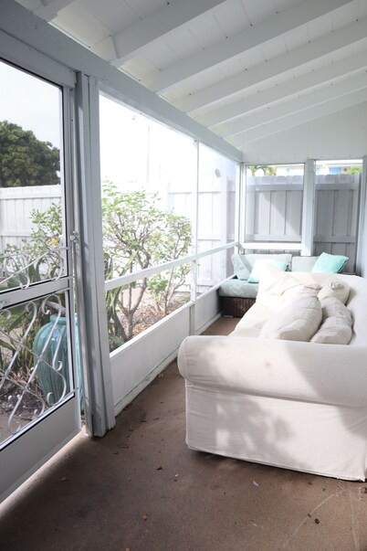 Amazing 2BR walking distance to Beach