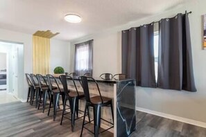 Dining - Cruise-Ready Oasis:15min to Beach & Port Canav w/ Huge Pool (Cocoa)