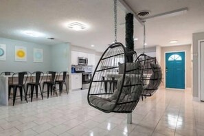 Interior - Cruise Haven – Pool, 15 Min to Port Canav & Beach (Cocoa)