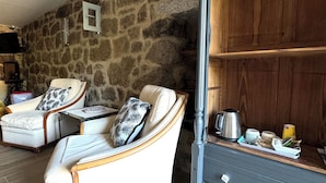 Comfort Triple Room, Garden View | Living area - A Casa Carbinesa (Carbini)