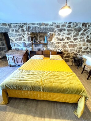 1 bedroom, blackout drapes, soundproofing, free WiFi