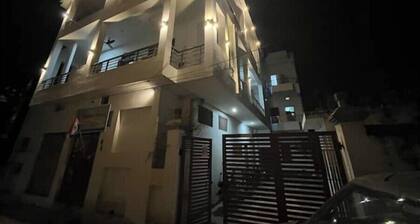 1BHK Suite - 204@ Kanti Villa -MahaShiva Retreat