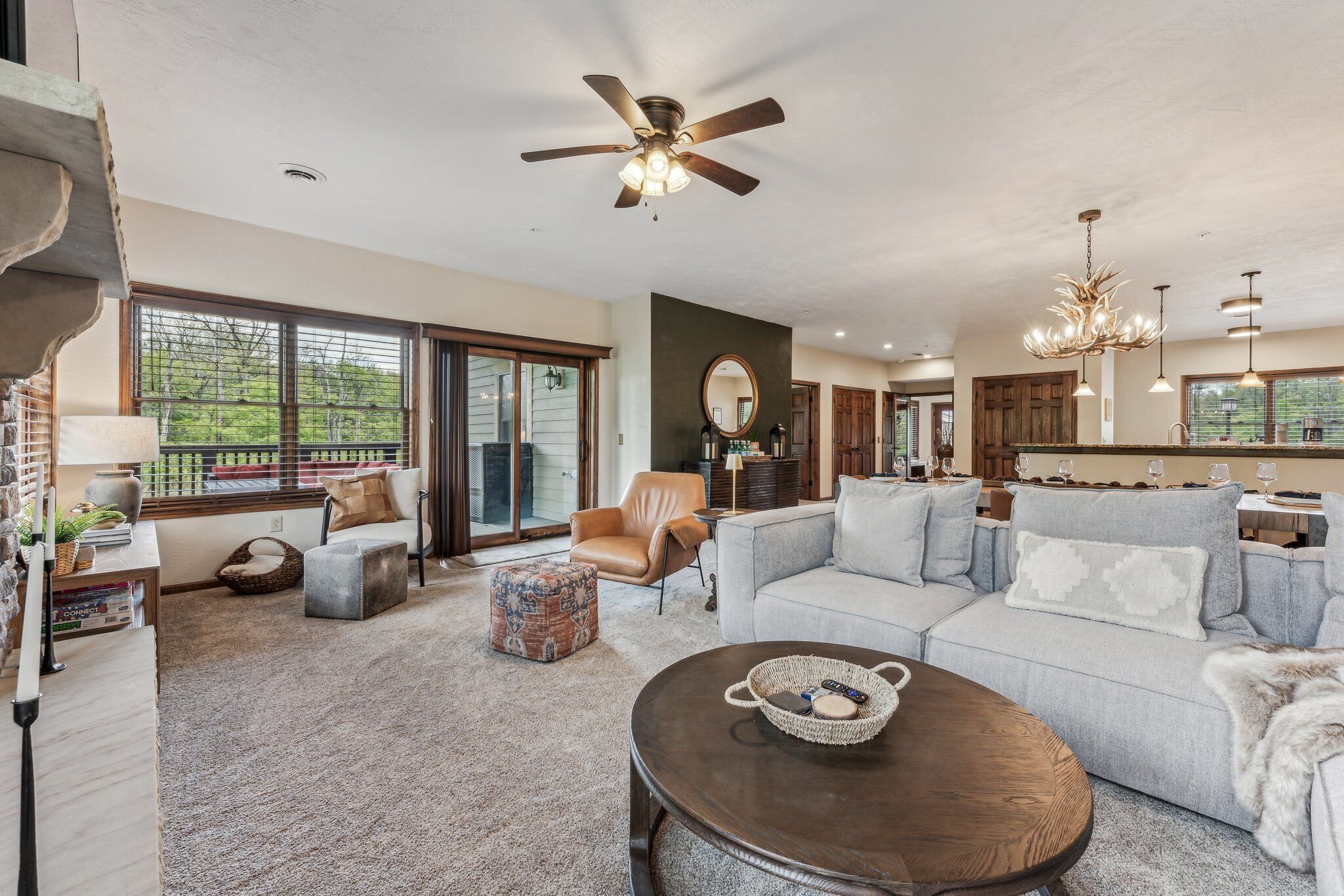 智能电视、壁炉、电子游戏