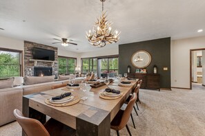 Dining - Summit House Luxury Condo (Somerset)