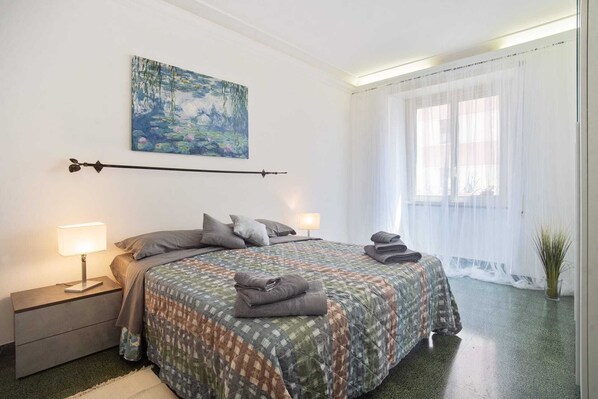 2 bedrooms, WiFi, bed sheets - Comfort Sereno a Trastevere - Monteverde Vicino San Pietro: 2 Camere, 2 Bagni (Roma)