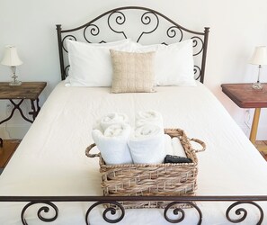 2 bedrooms, desk, iron/ironing board, free WiFi