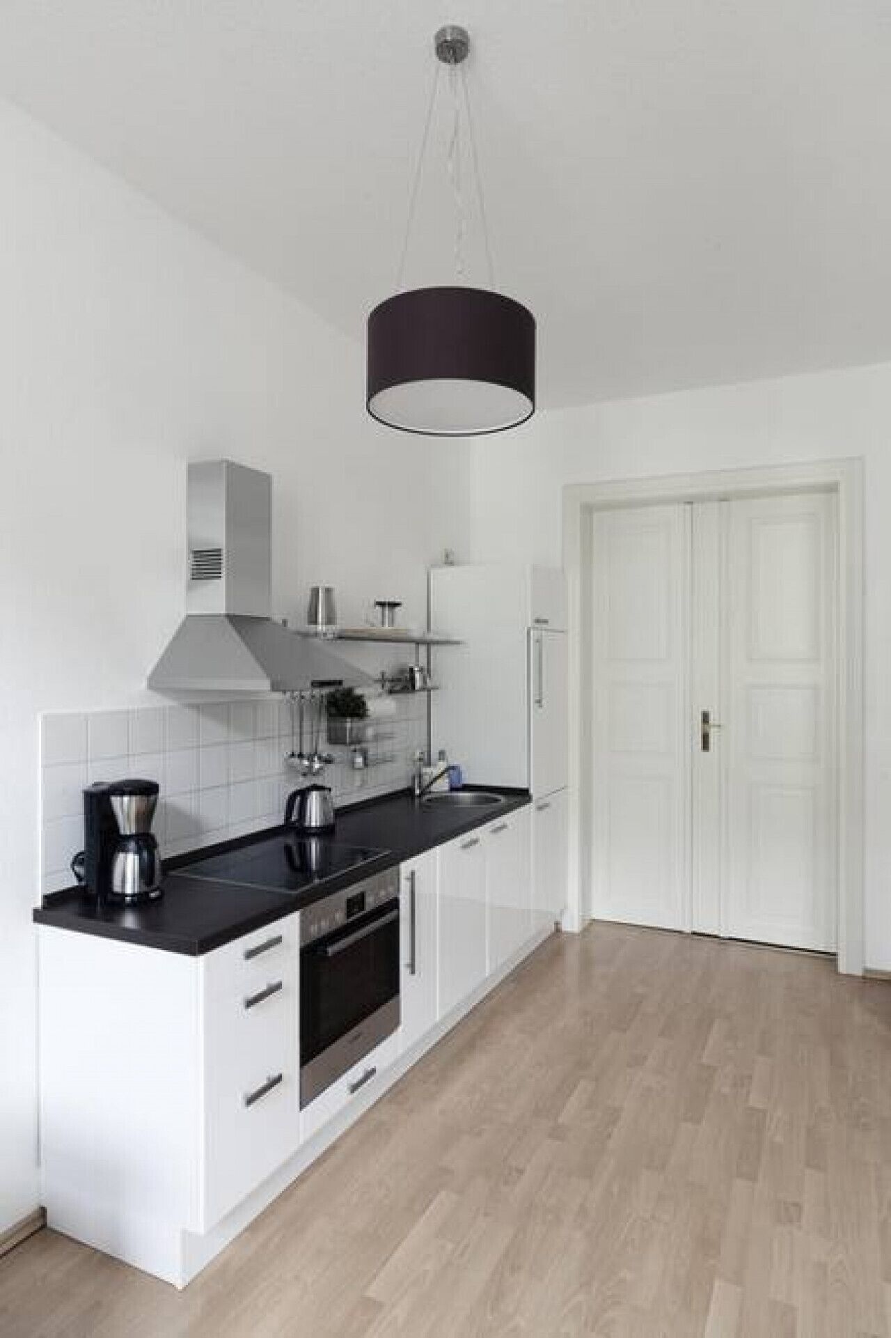 Kühlschrank, Ofen, Herdplatte, Geschirrspüler