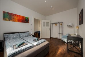 1 Schlafzimmer, Schreibtisch, WLAN