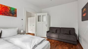 1 Schlafzimmer, Schreibtisch, WLAN