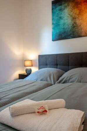 1 Schlafzimmer, Schreibtisch, Reisekinderbett, WLAN