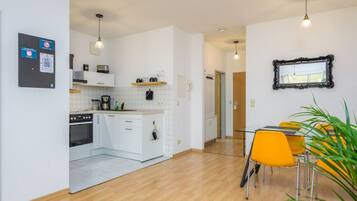 Kühlschrank, Ofen, Herdplatte, Geschirrspüler