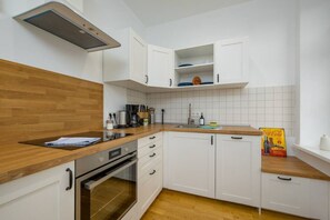 Køleskab, ovn, kogeplade, opvaskemaskine