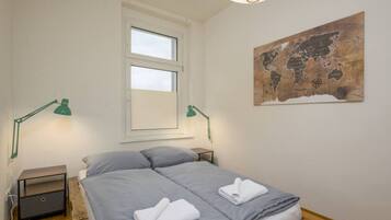 Schreibtisch, WLAN, Bettwäsche