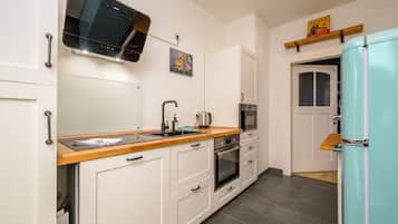 Kühlschrank, Ofen, Herdplatte, Geschirrspüler