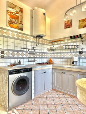 Fridge, microwave, oven, stovetop - Las terrazas mogador  (Essaouira)