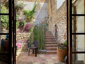Interior - C a s a       S o n i a   -   F o r n a    -    Beautiful garden (Forna)