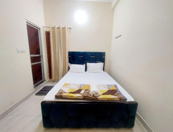 1 bedroom, WiFi - Flat 103 1RK at Kanti Villa (Varanasi)