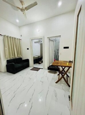 Interior - 1BHK Suite- 202@ Kanti Villa -MahaShiva Retreat (Varanasi)